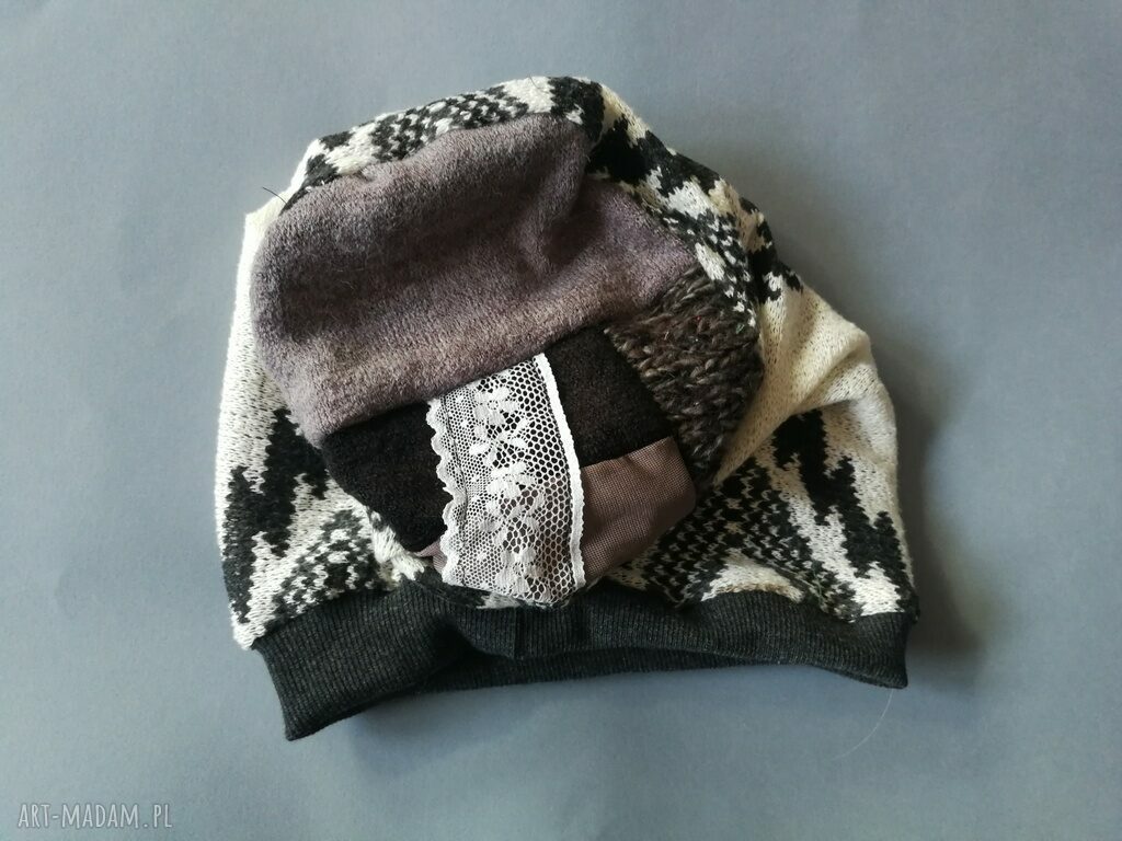 Czapka damska Etno Boho z motywem koronki - ręcznie robiona, rozmiar uniwersalny