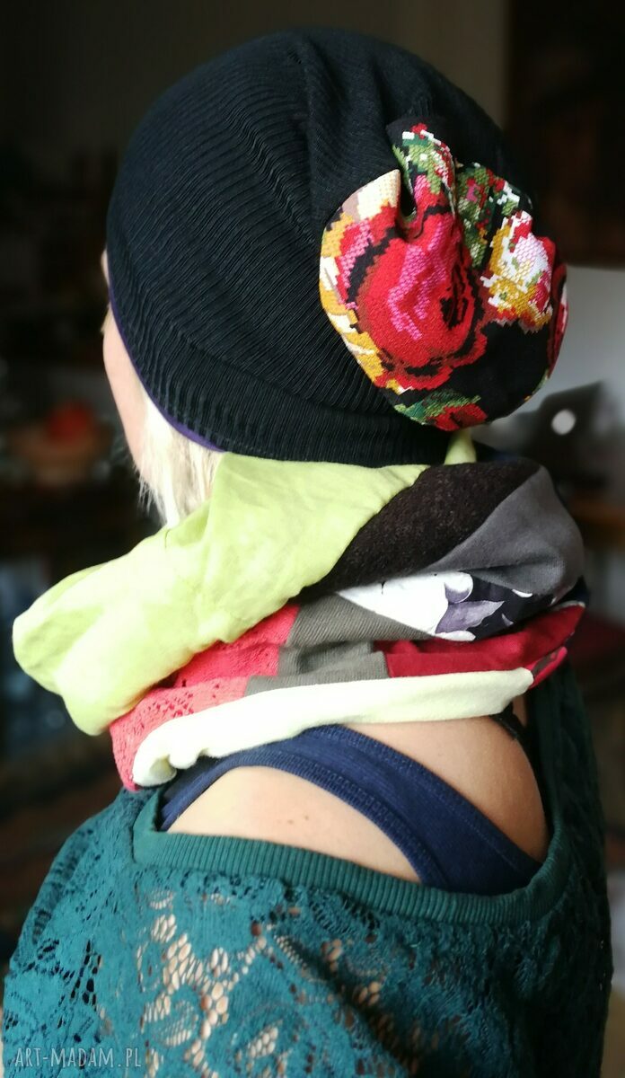 Sportowa czapka damska Etno-Boho Folk Box As - rozmiar uniwersalny