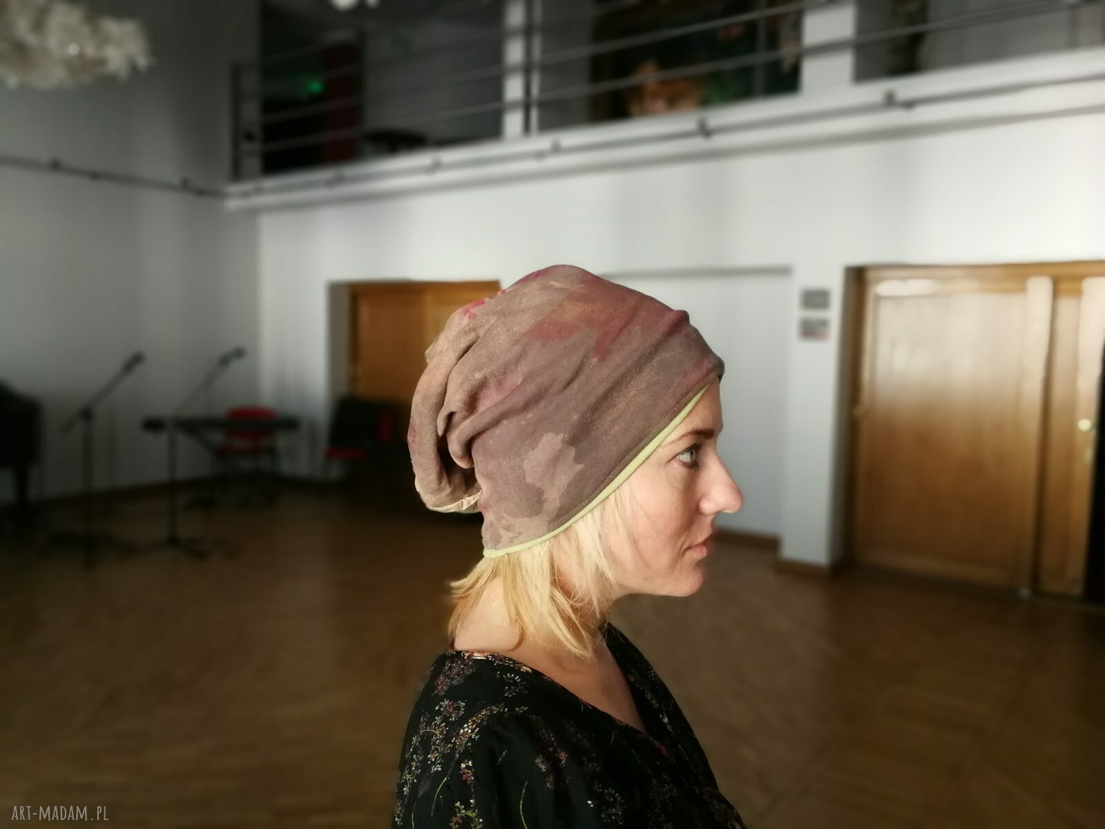 Czapka damska dzianinowa ręcznie farbowana - na podszewce, wiosenna