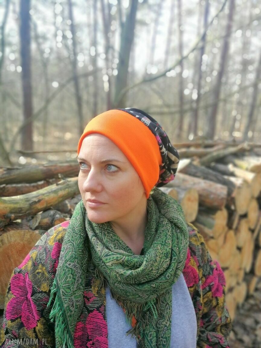 Kolorowa czapka damska na wiosnę - ręcznie robiona, miękka i na podszewce