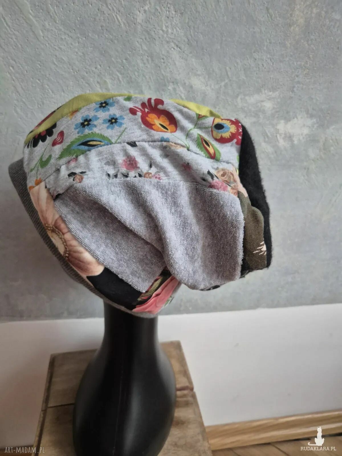 Czapka damska Smerfetka patchworkowa na podszewce - handmade