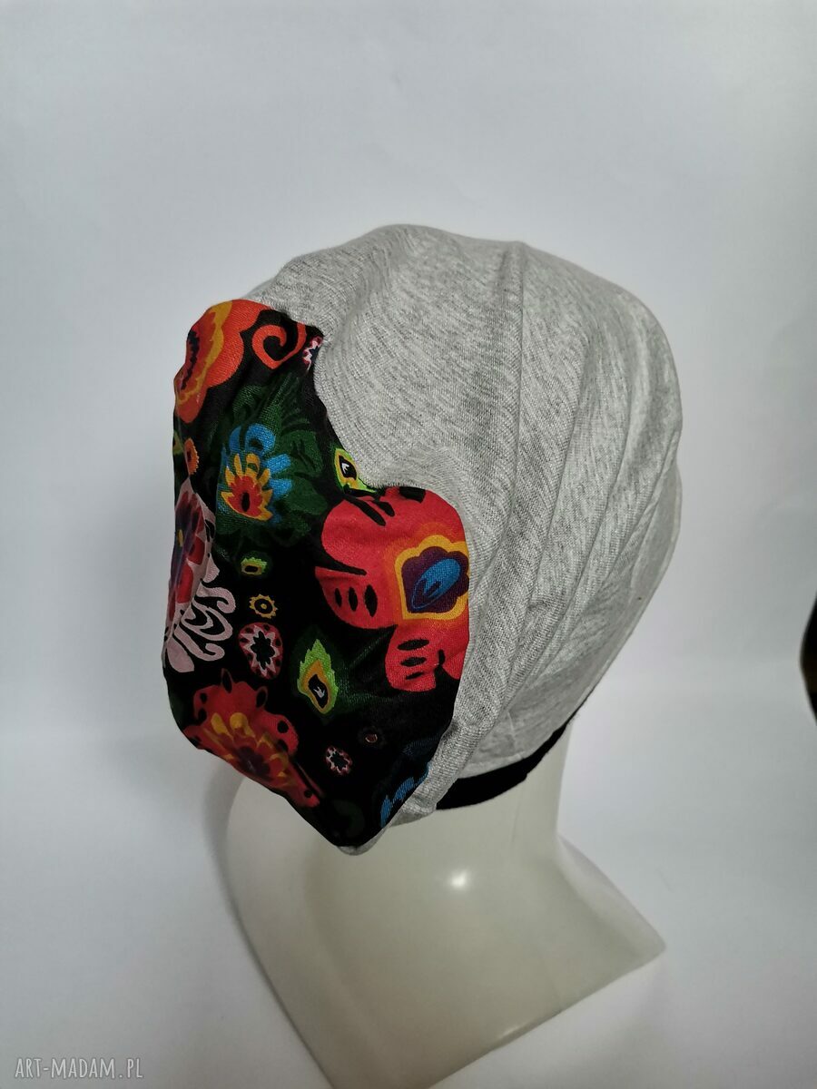 Czapka damska Boho Folk Etno w kwiaty - miękka na podszewce