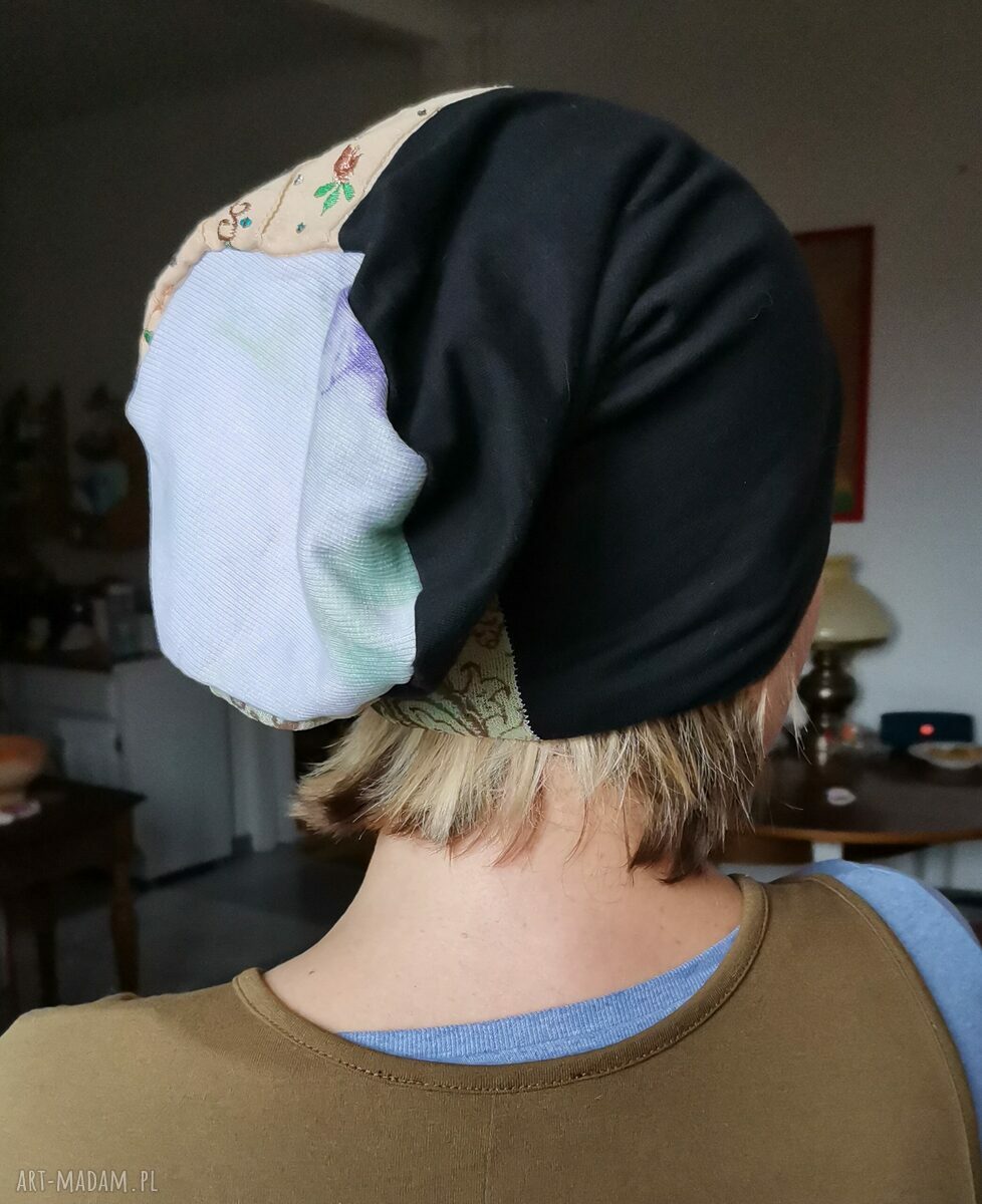 Czapka damska patchworkowa Smerfetka na podszewce - miękka, lekko rozciągliwa i wygodna
