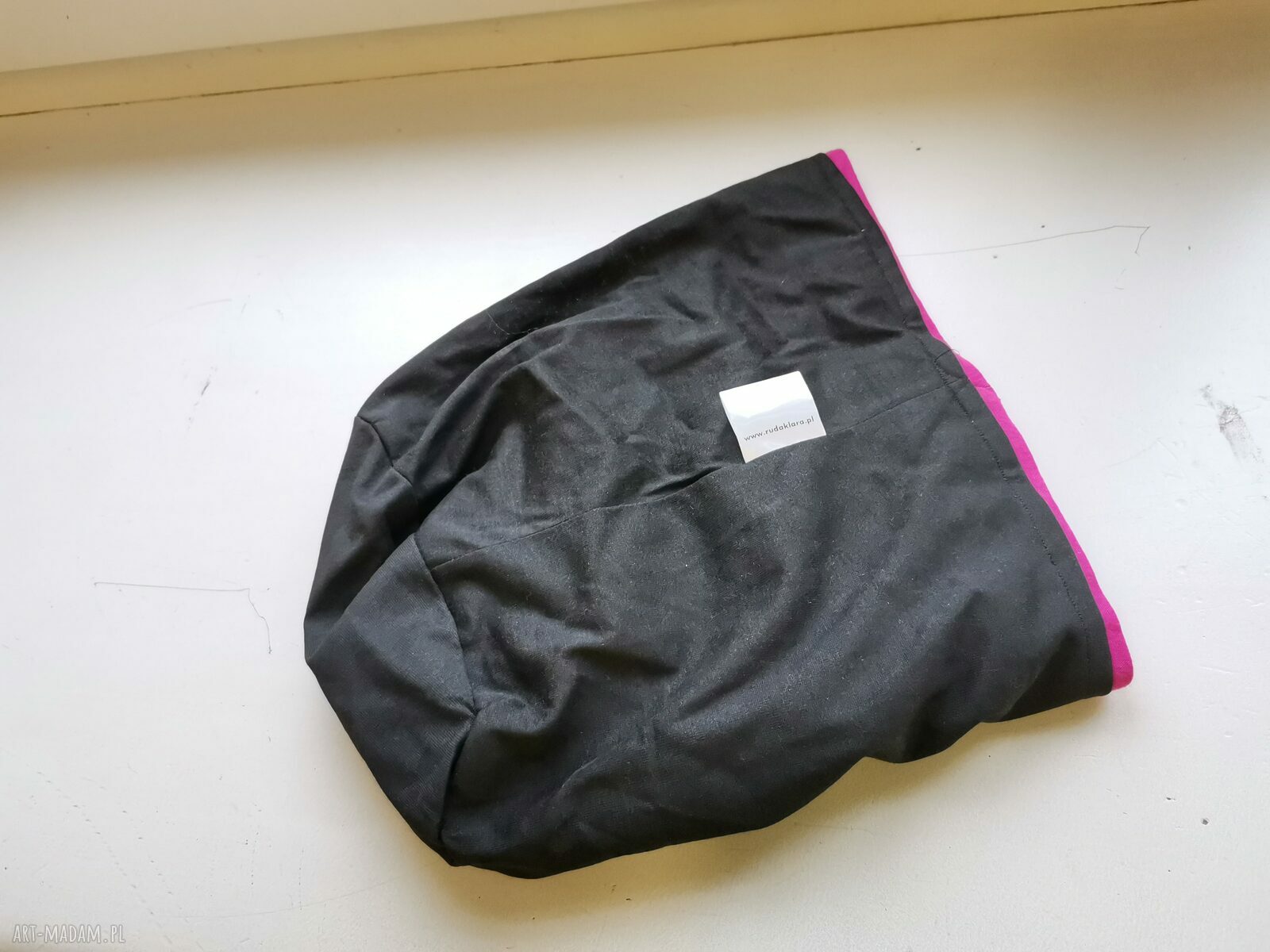 Ręcznie robiona czapka damska na podszewce - mały obwód 56-57 cm