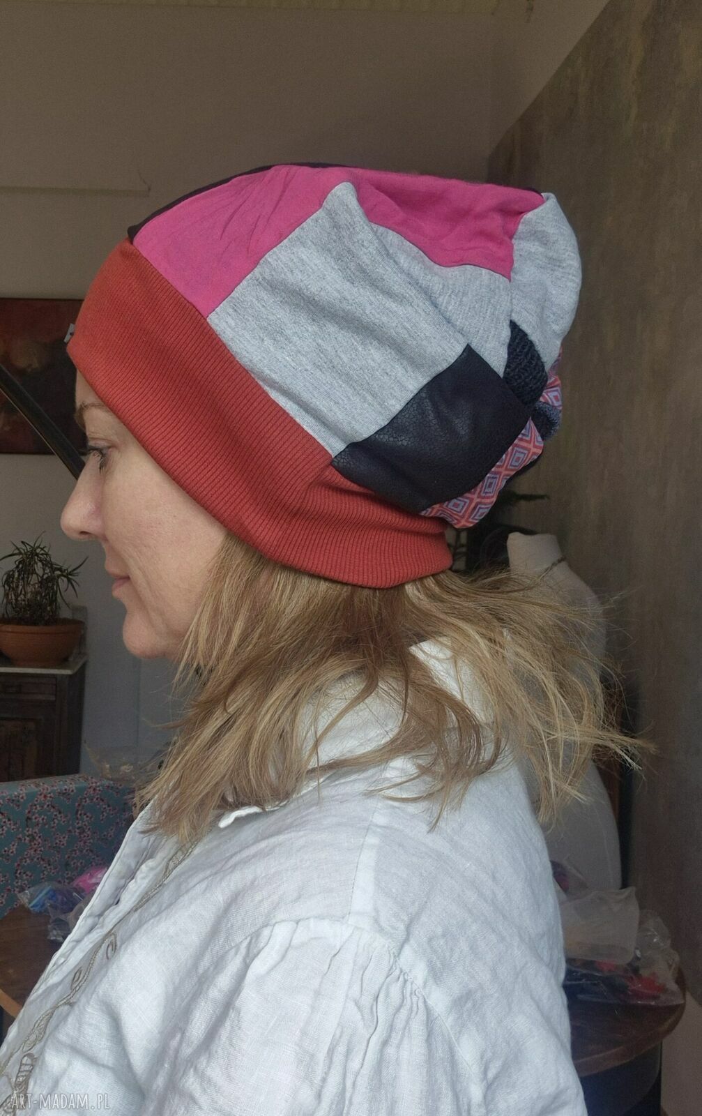 Czapka damska wiosenna handmade - rozmiar uniwersalny na podszewce