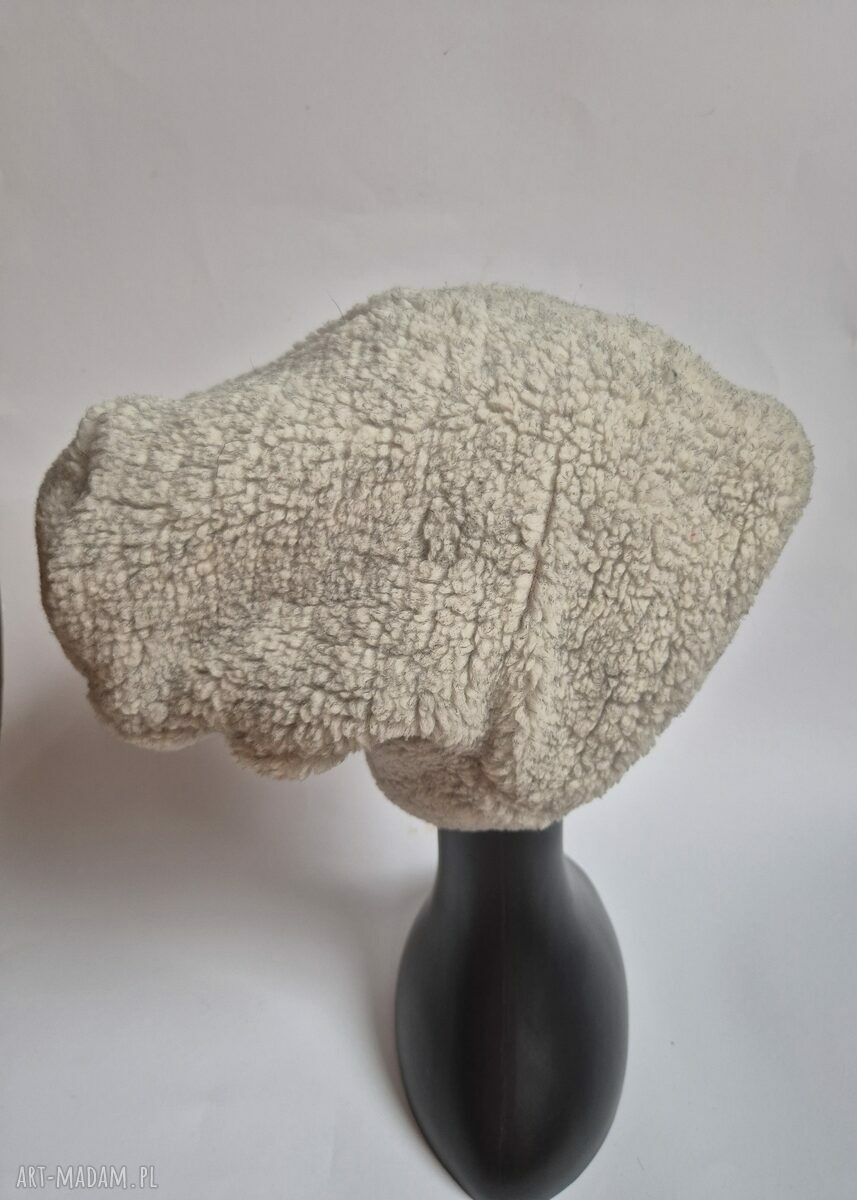 Czapka damska boho „Miś futrzak” - beżowa patchworkowa na podszewce