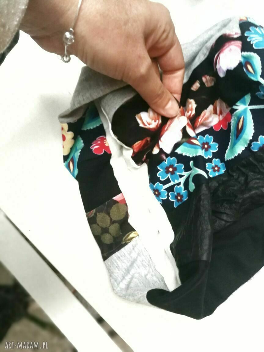 Czapka damska patchworkowa Smerfetka Etno Boho Folk - miękka na podszewce
