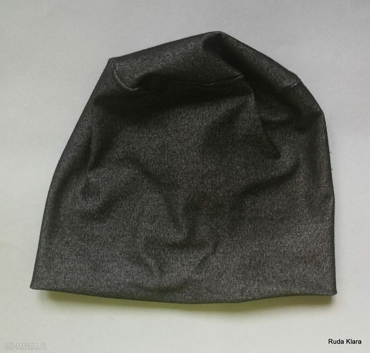 Sportowa czapka damska grafitowa z połyskiem srebrnym - 60-61 cm