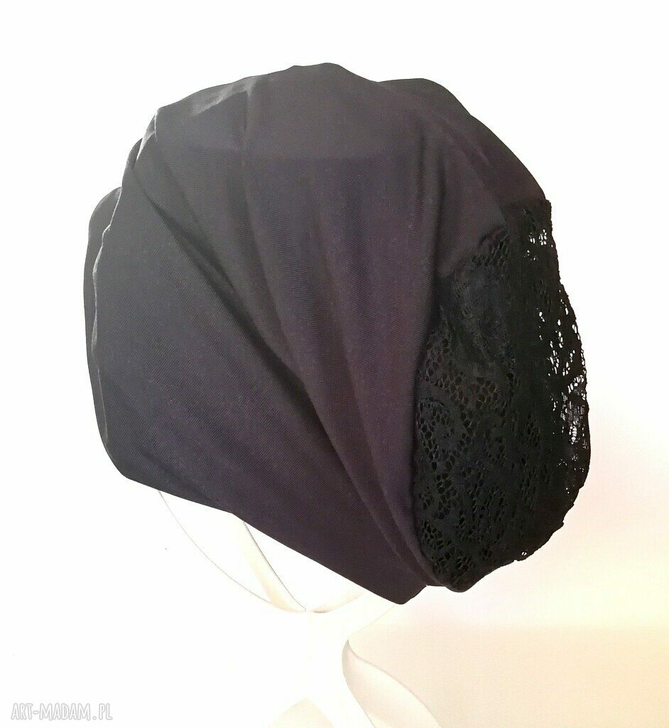 Czapka damska granatowa z koronką etno - boho na podszewce