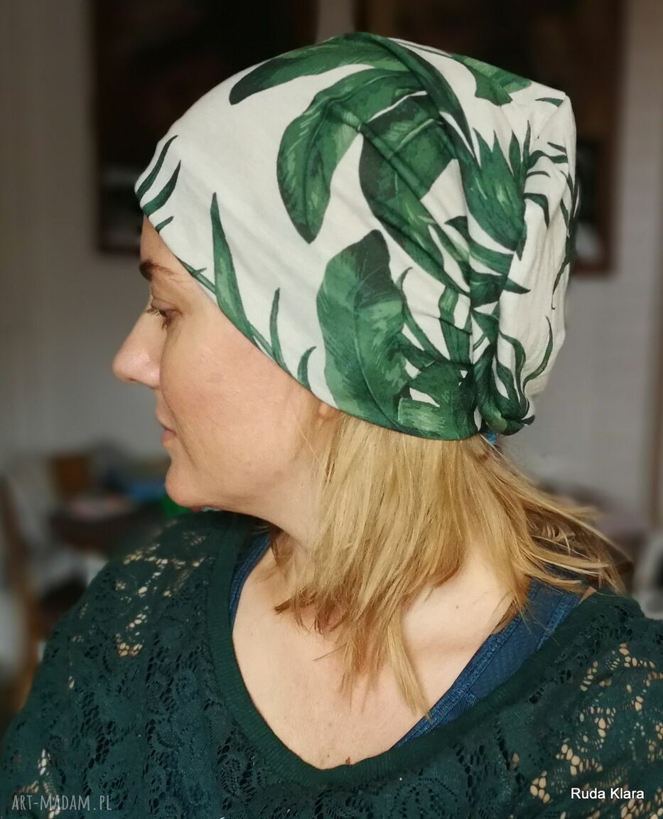 Czapka damska wiosenna na podszewce z liśćmi Monstery