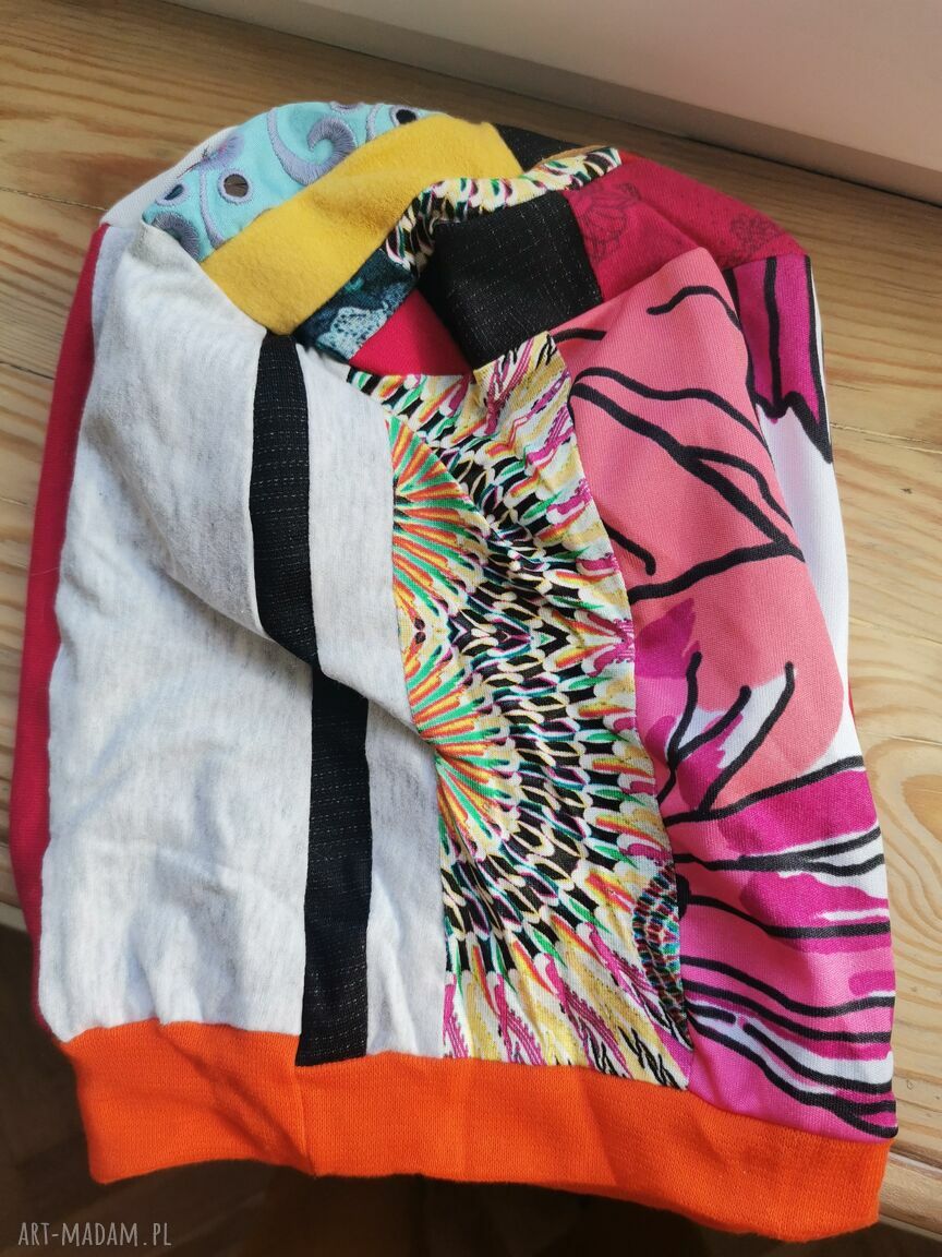 Czapka damska patchworkowa boho - kolorowa na podszewce i rozciągliwa