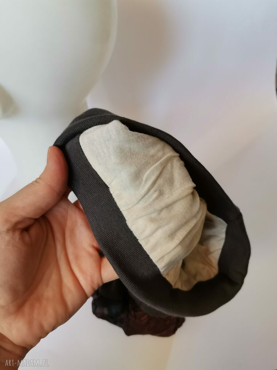 Szara czapka damska Smerfetka Folk na podszewce (rozmiar uniwersalny)