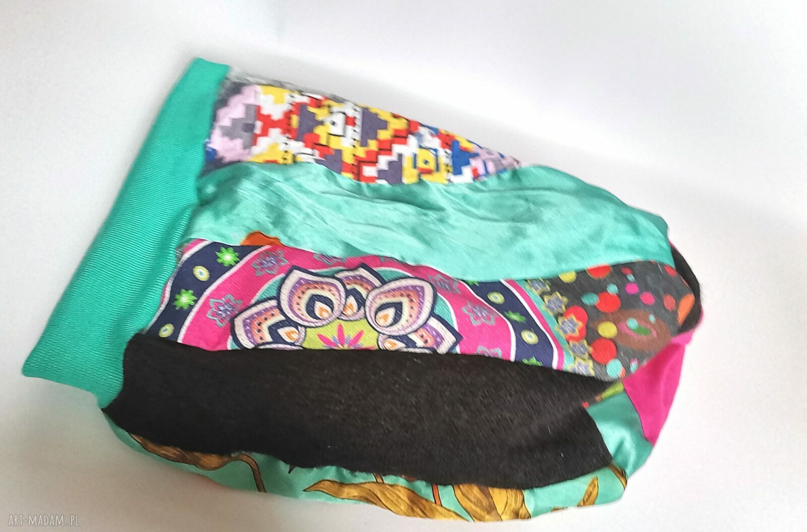 Czapka damska boho etno z futerkiem, szyta patchworkowo na podszewce - rozmiar uniwersalny