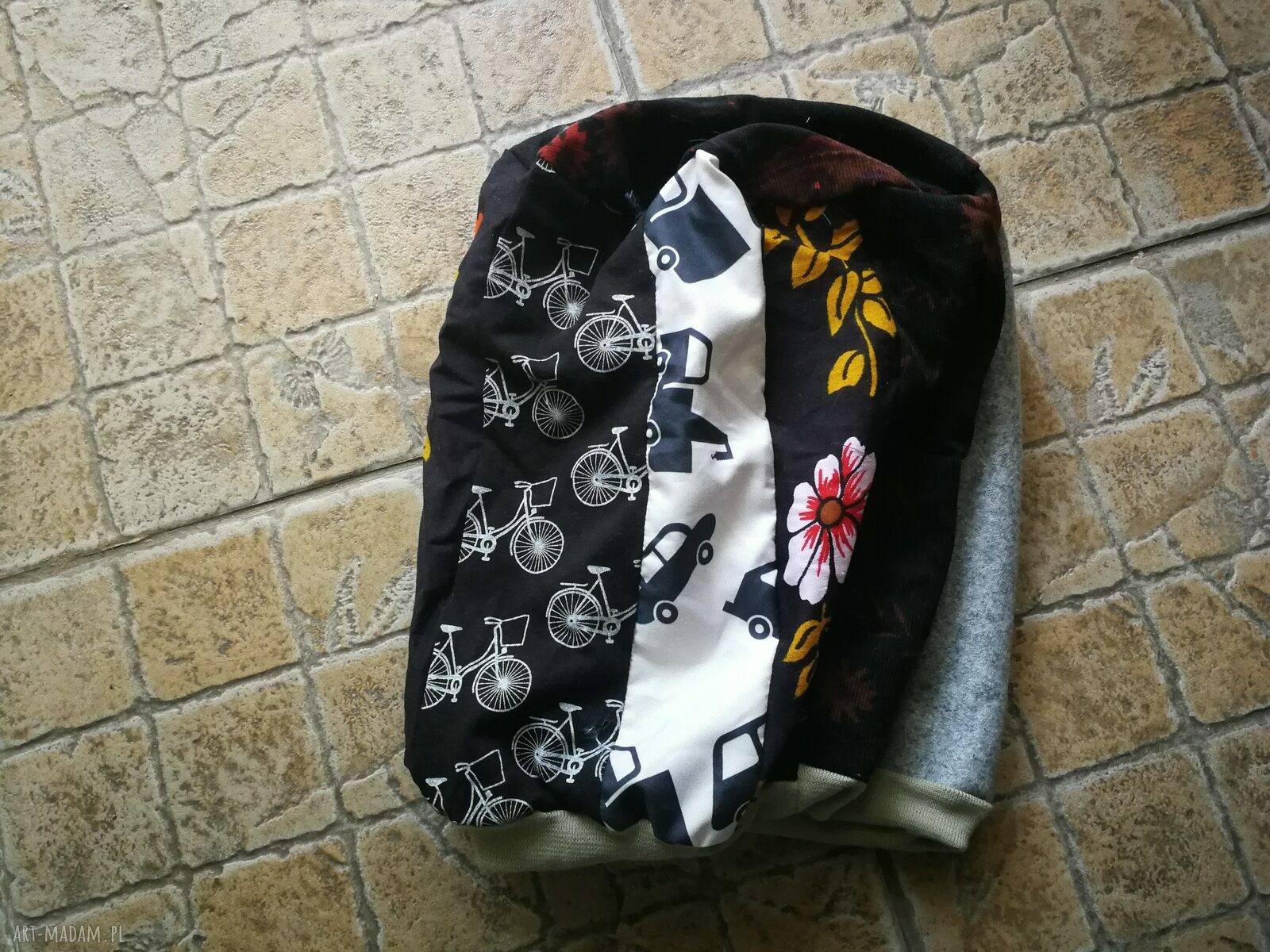 Czapka damska Smerfetka patchworkowa na podszewce - miękka, lekko rozciągliwa i uniwersalna