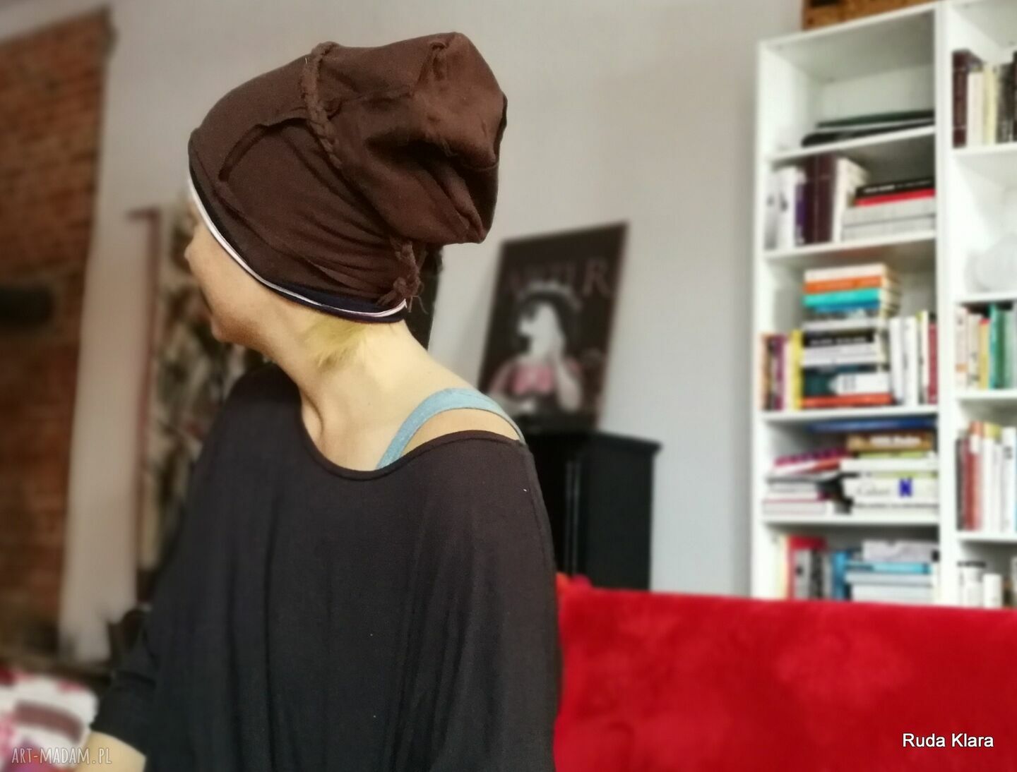 Brązowa czapka damska na podszewce - ręcznie robiona z lekką rozciągliwością (58 cm)