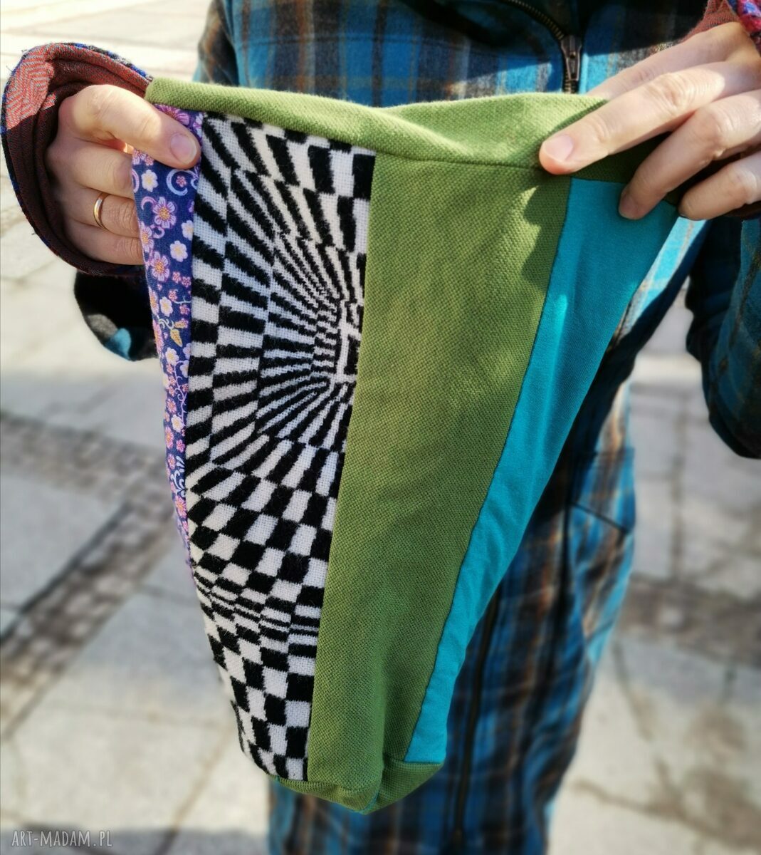 Czapka damska patchwork na podszewce - rower i szachownica, rozmiar uniwersalny