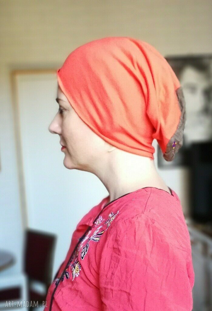 Pomarańczowa czapka damska na rower - ręcznie robiona dzianina boho