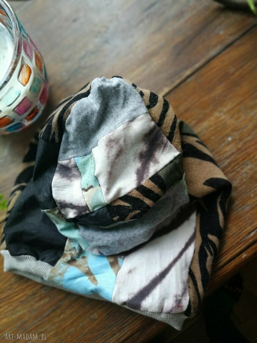Ręcznie szyta czapka damska Smerfetka - kolorowy patchwork na podszewce