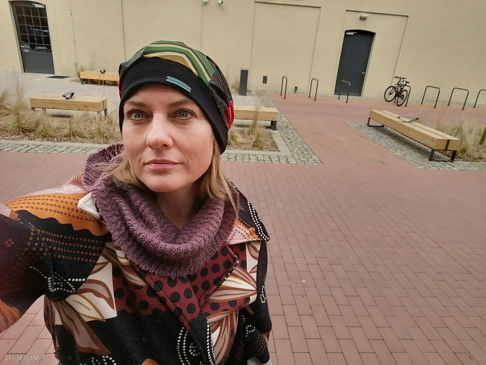 Czapka dla oryginalnych ludzi - patchworkowa, uniwersalna, na co dzień, długa smerfetka