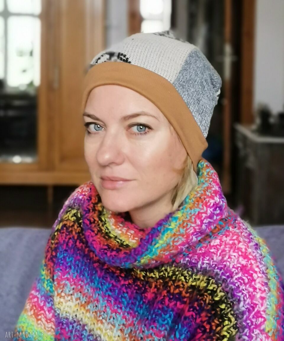 Ręcznie wykonana czapka dzianinowa na podszewce - styl folk, rozmiar uniwersalny