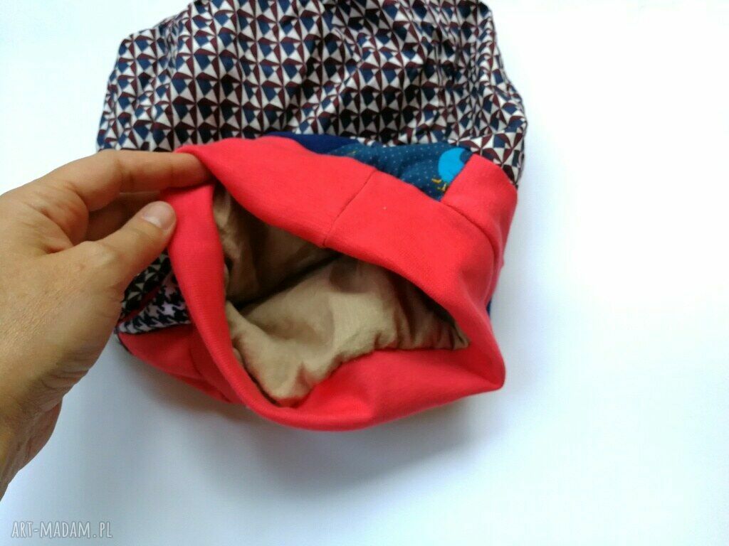 Czapka dziecięca jesienna w kratkę dla 8-latki na podszewce (55 cm)