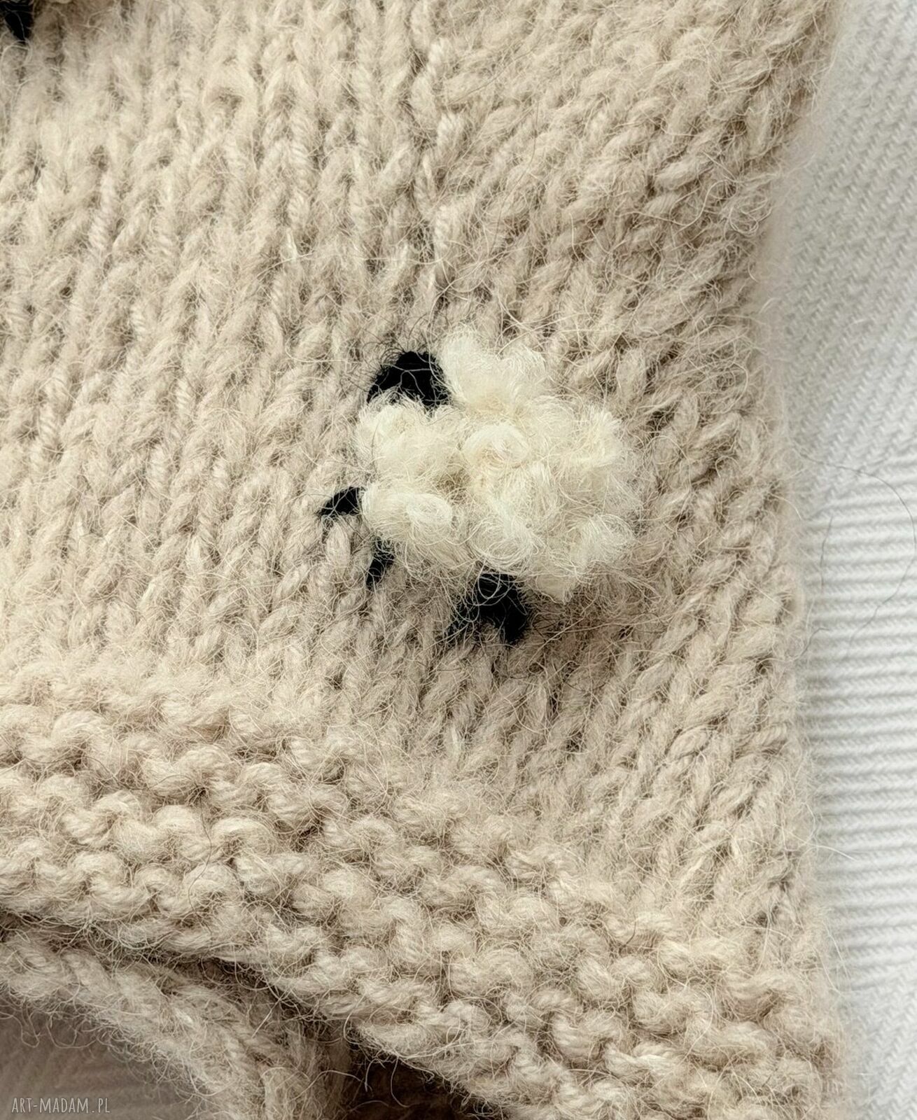 Czapka dziecięca bonnet w owieczki z wełny merino