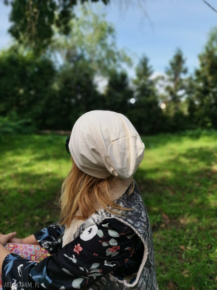 Czapka ecru Smerfetka bez podszewki - boho frędzle, rozmiar uniwersalny