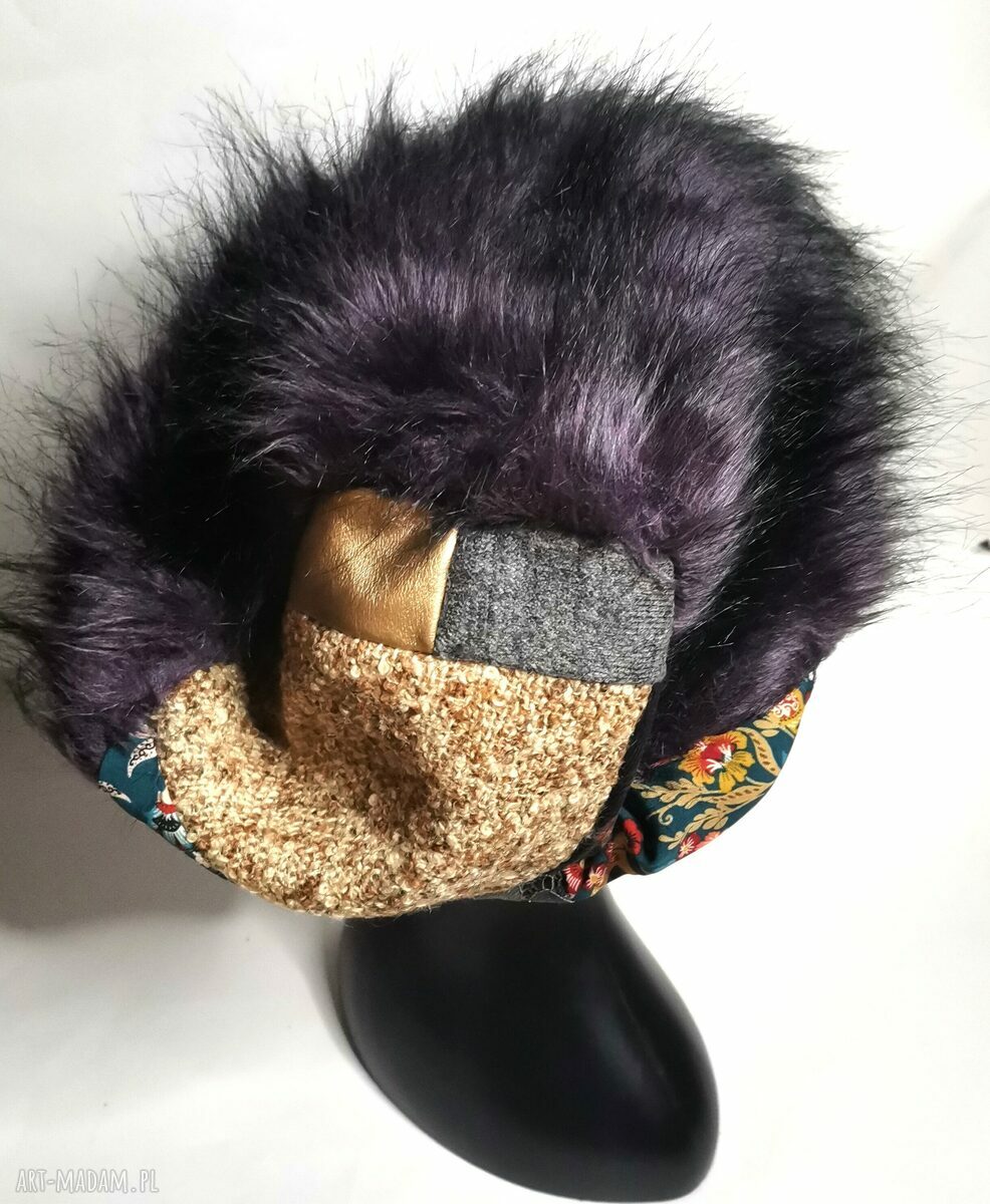 Czapka futrzana zimowa fiolet w stylu boho z patchworkiem i frędzlami - rozmiar uniwersalny