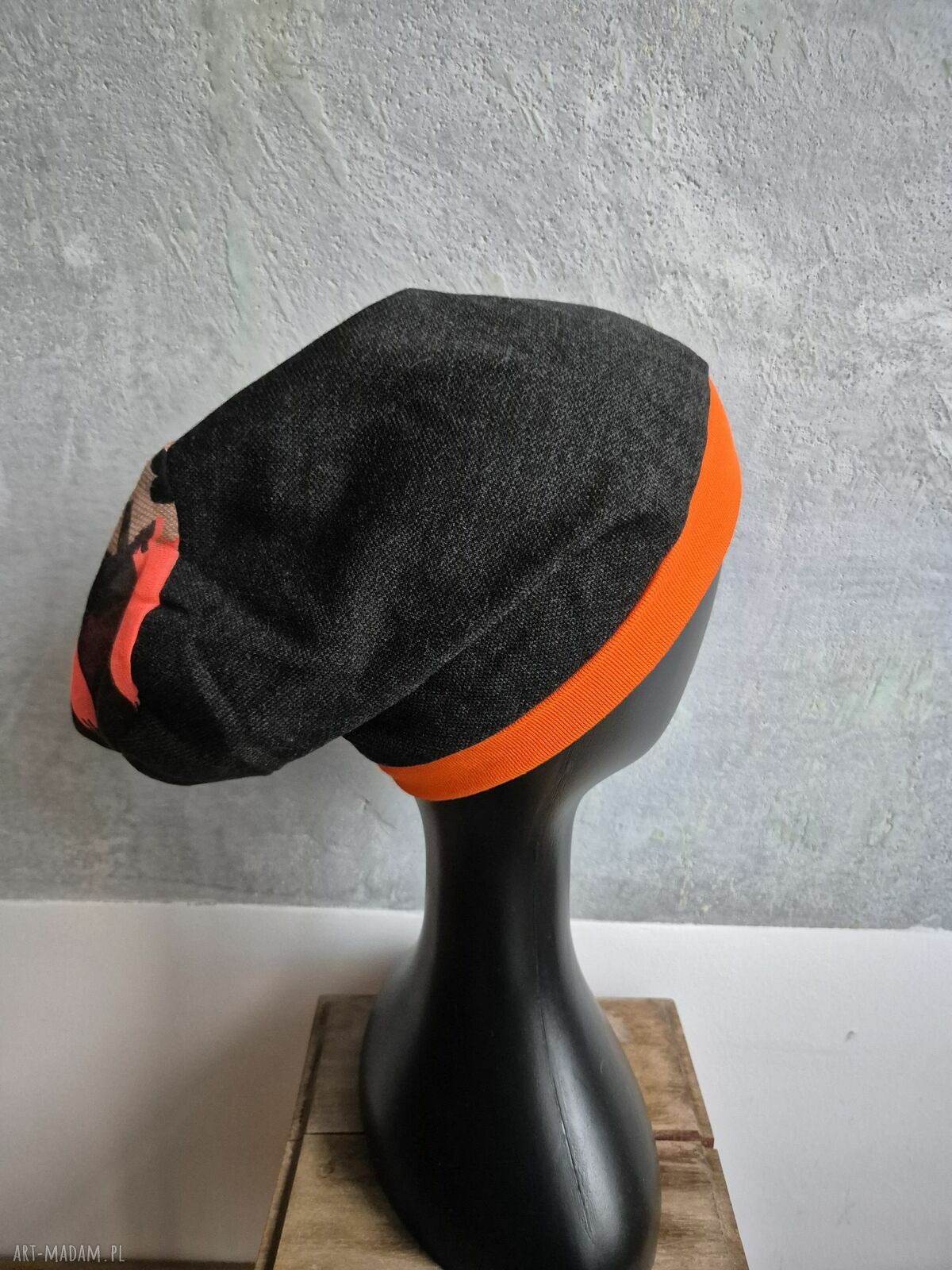 Czapka grafitowa z pomarańczą na podszewce - rozmiar uniwersalny handmade