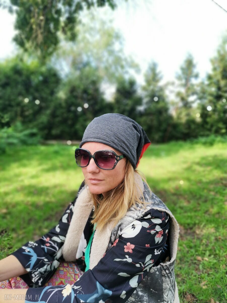 Czapka smerfetka grafitowo-czerwona - boho folk, bez podszewki, rozmiar uniwersalny