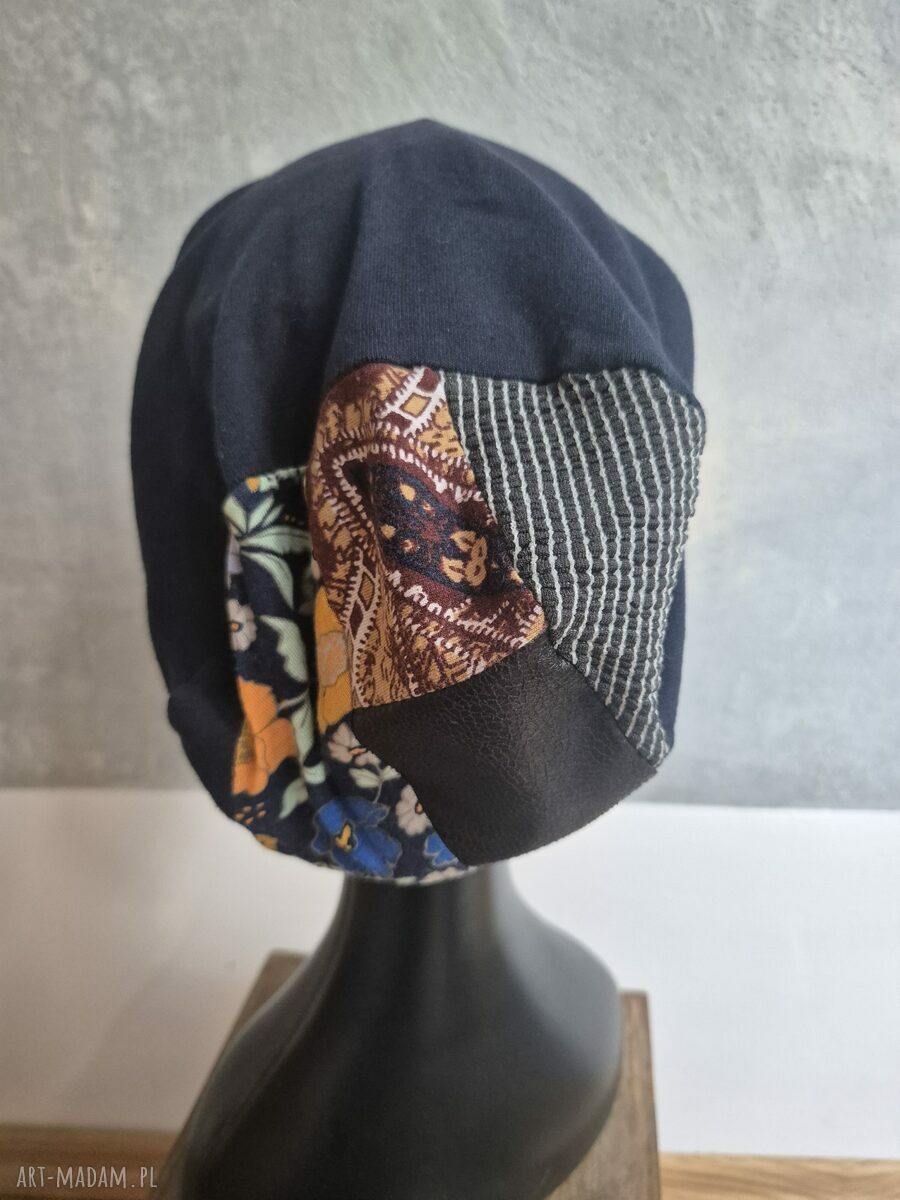 Czapka granatowa folk w patchworku na podszewce - rozmiar M