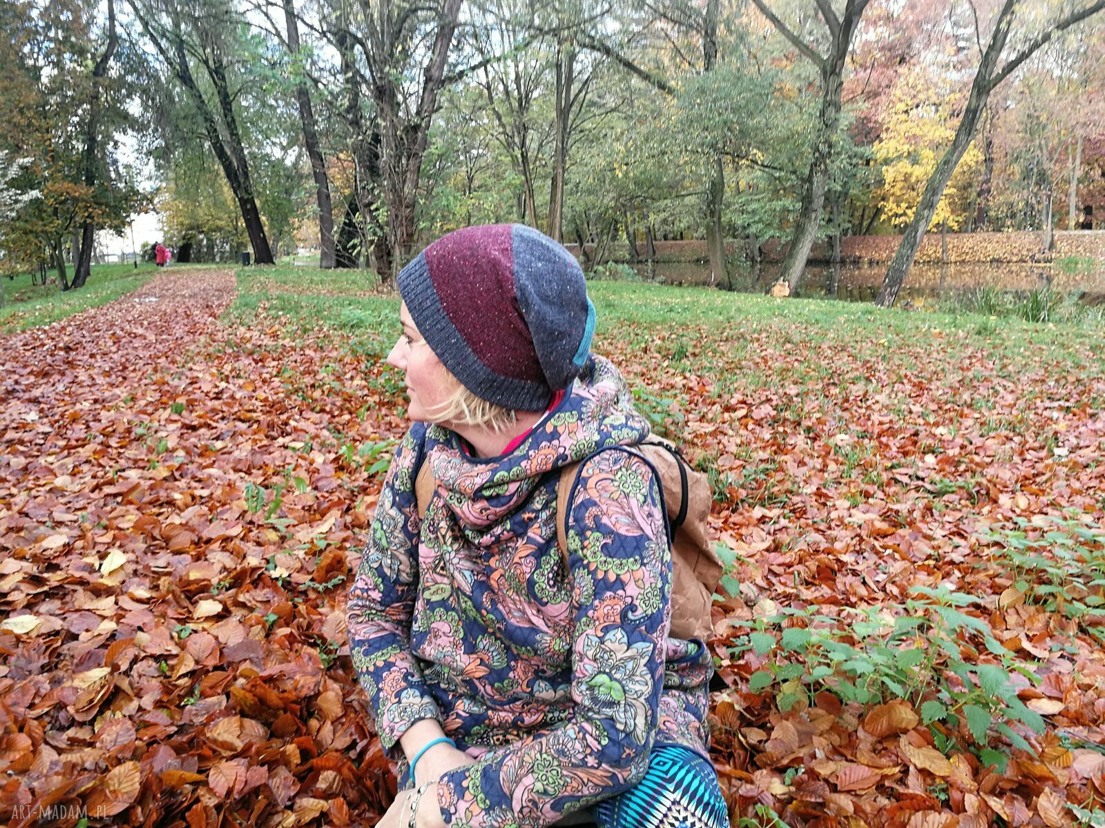 Ręcznie robiona czapka wełniana boho unisex na podszewce (rozmiar uniwersalny)