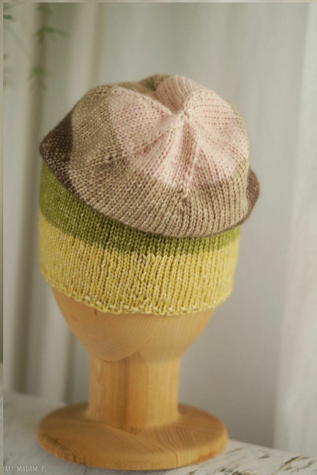 Kolorowa czapka jesienna handmade w pasy