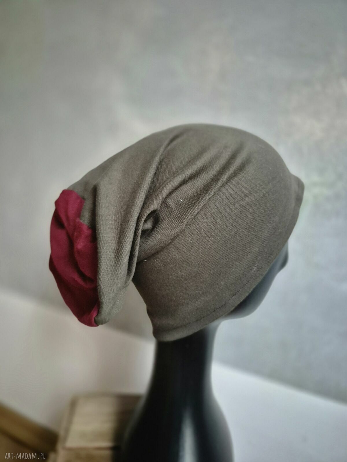 Czapka khaki i bordo bez podszewki - boho z dzianiny