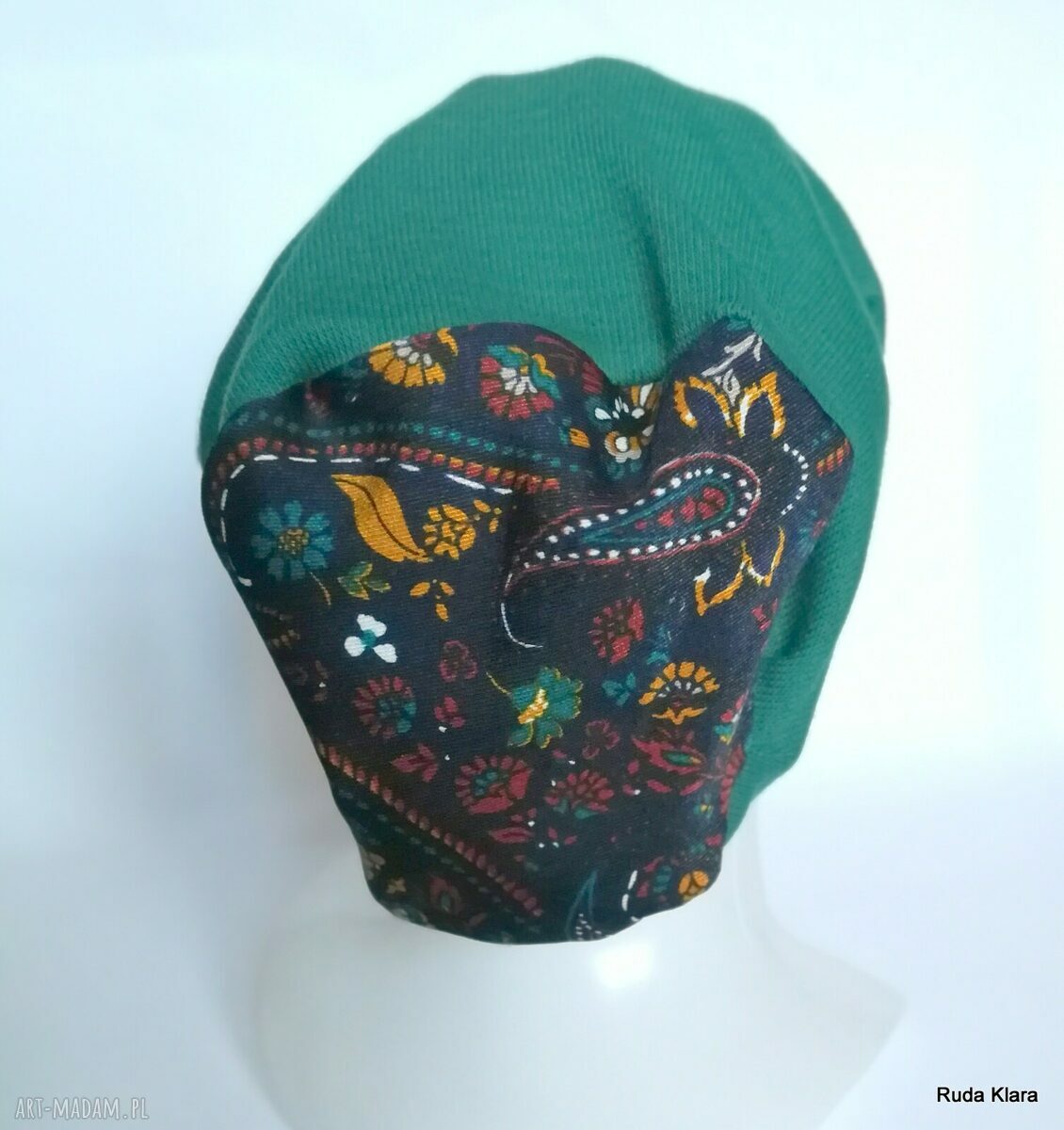 Ręcznie robiona czapka damska w kwiaty - boho i sportowy styl (59-60 cm)