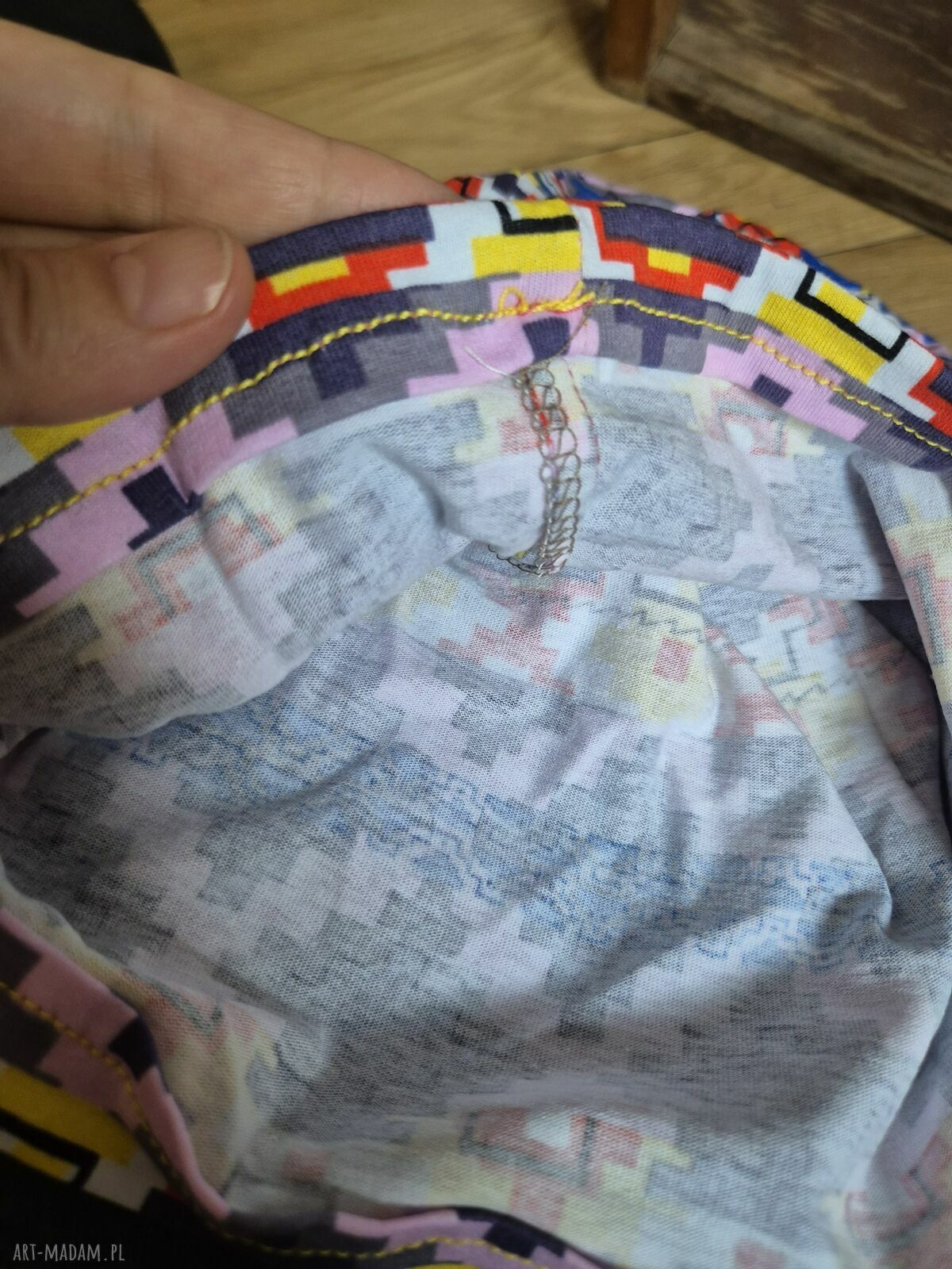 Ręcznie robiona czapka damska na co dzień