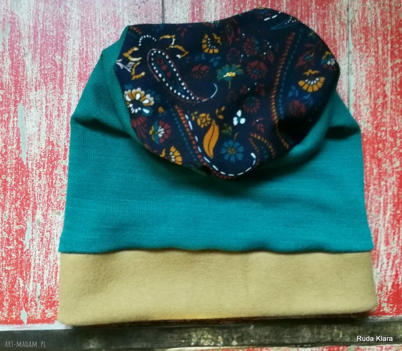 Ręcznie robiona czapka damska w kwiaty - boho i sportowy styl (59-60 cm)