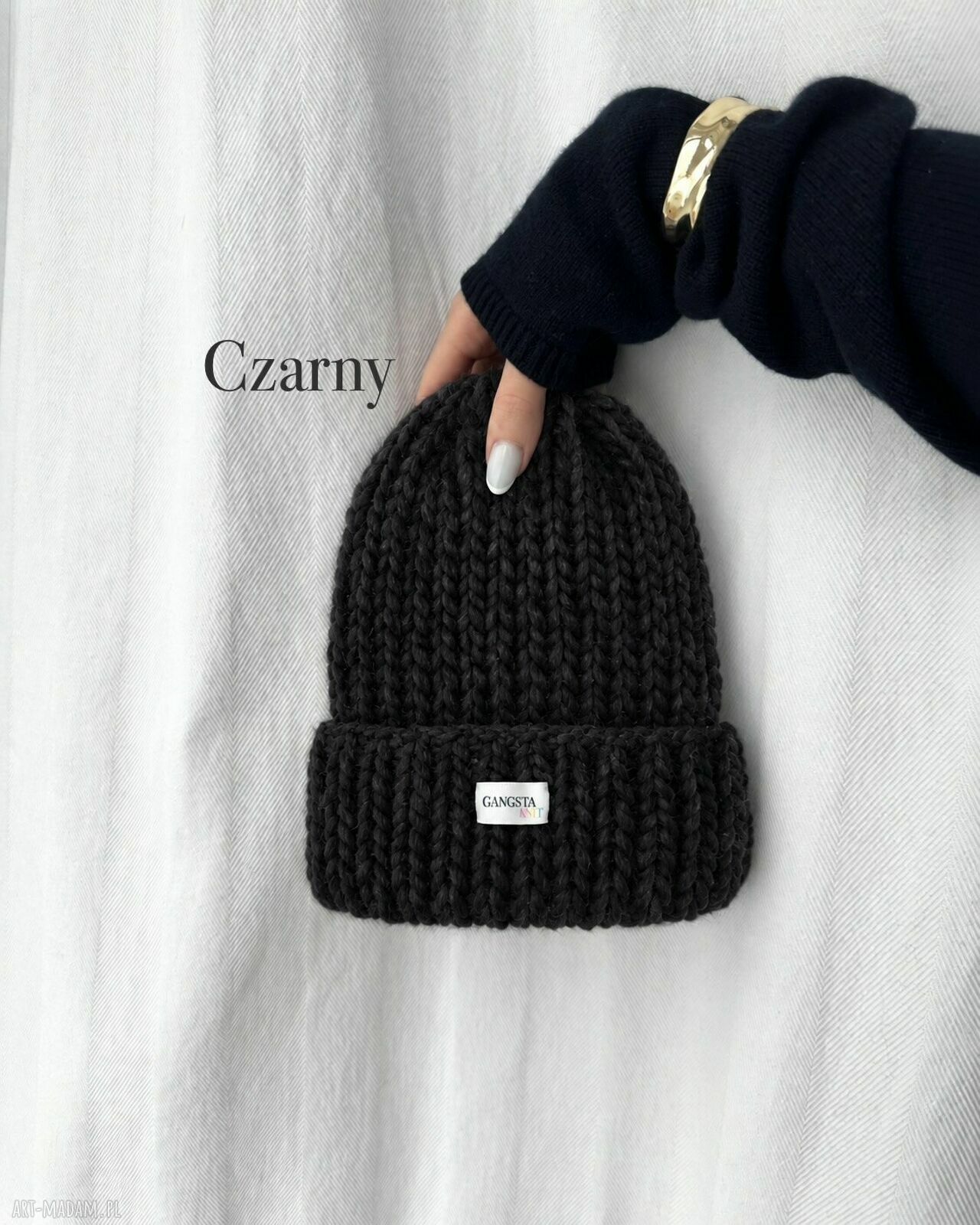 Czarna czapka Lily z 100% wełny - ręcznie robiona