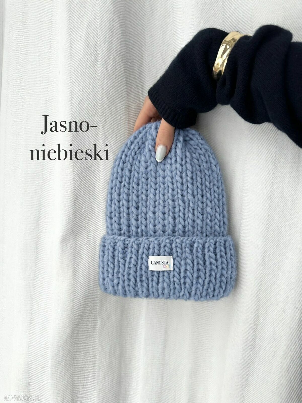 Jasnoniebieska czapka Lily z 100% wełny - ręcznie robiona