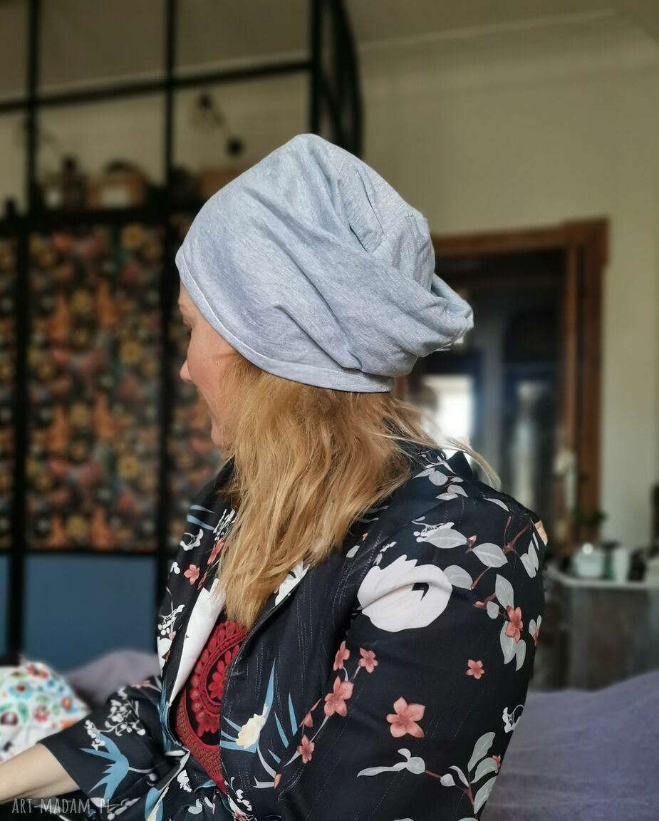 Czapka materiałowa z bawełny - dzianina bez podszewki (unisex) w jasnoszarym kolorze