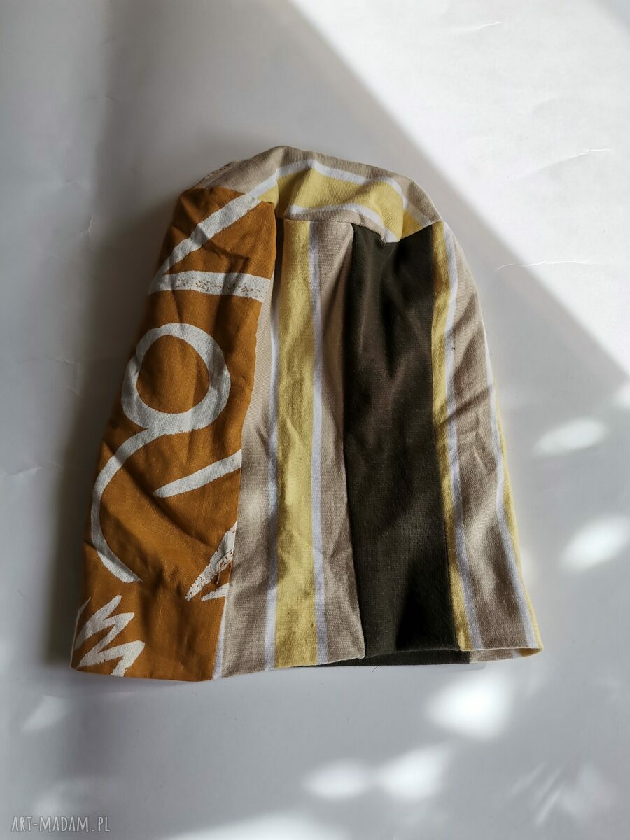 Czapka boho z frędzlami „matka w pracy pracowała o romansie” - one size 58-59