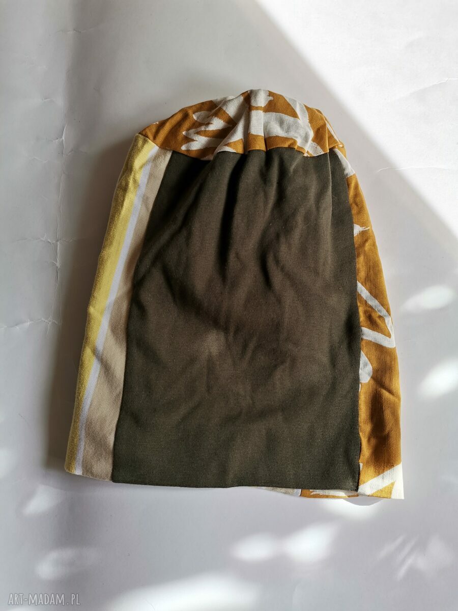 Czapka boho z frędzlami „matka w pracy pracowała o romansie” - one size 58-59