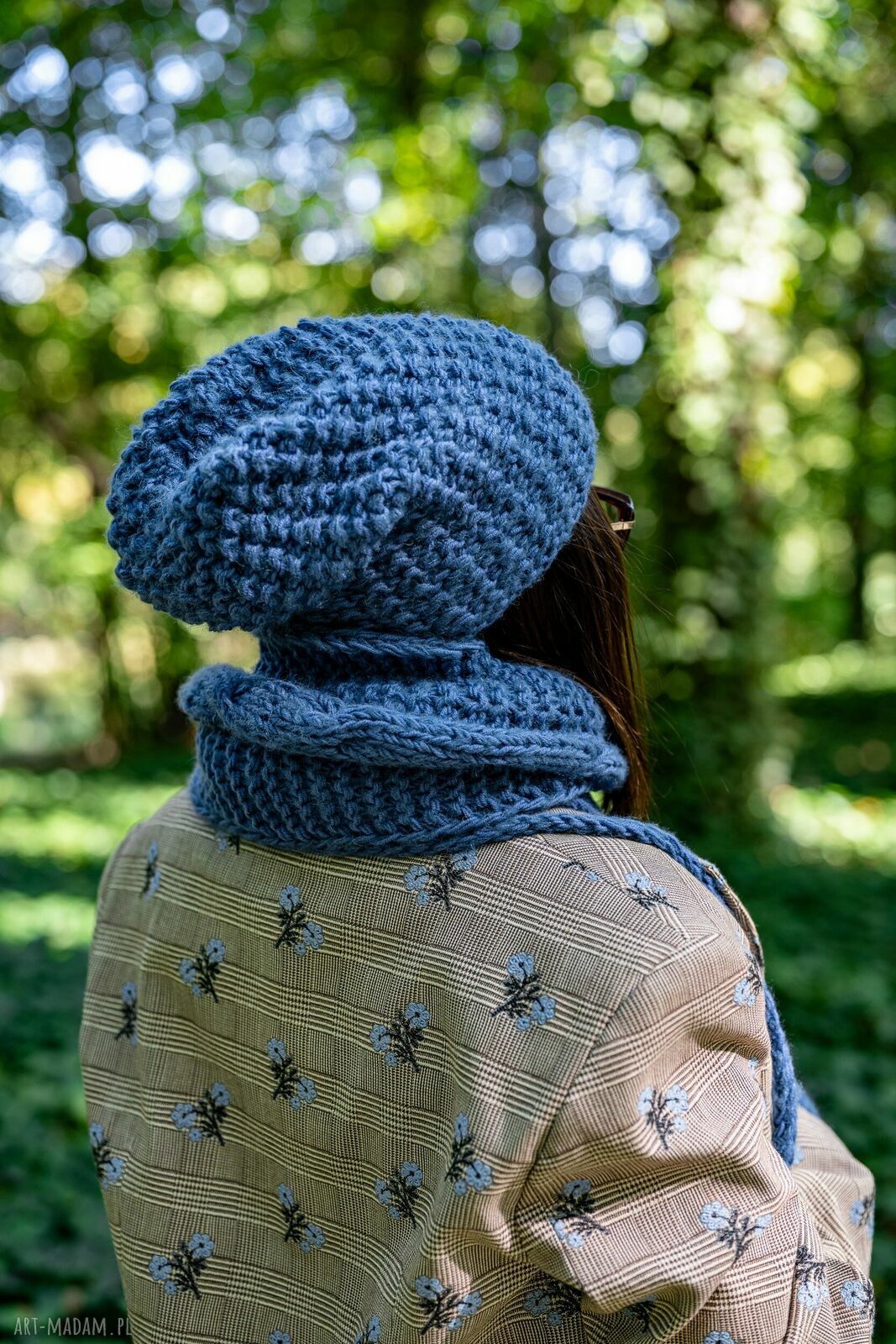 Czapka damska MERINO Neverland - ciemny niebieski z jedwabną podszewką
