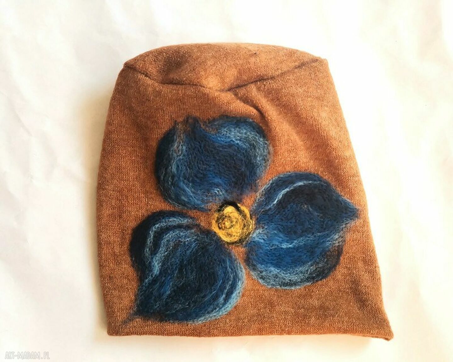 Czapka miodowa handmade - filcowana wełna merynosów w kwiaty na podszewce (rozmiar uniwersalny)