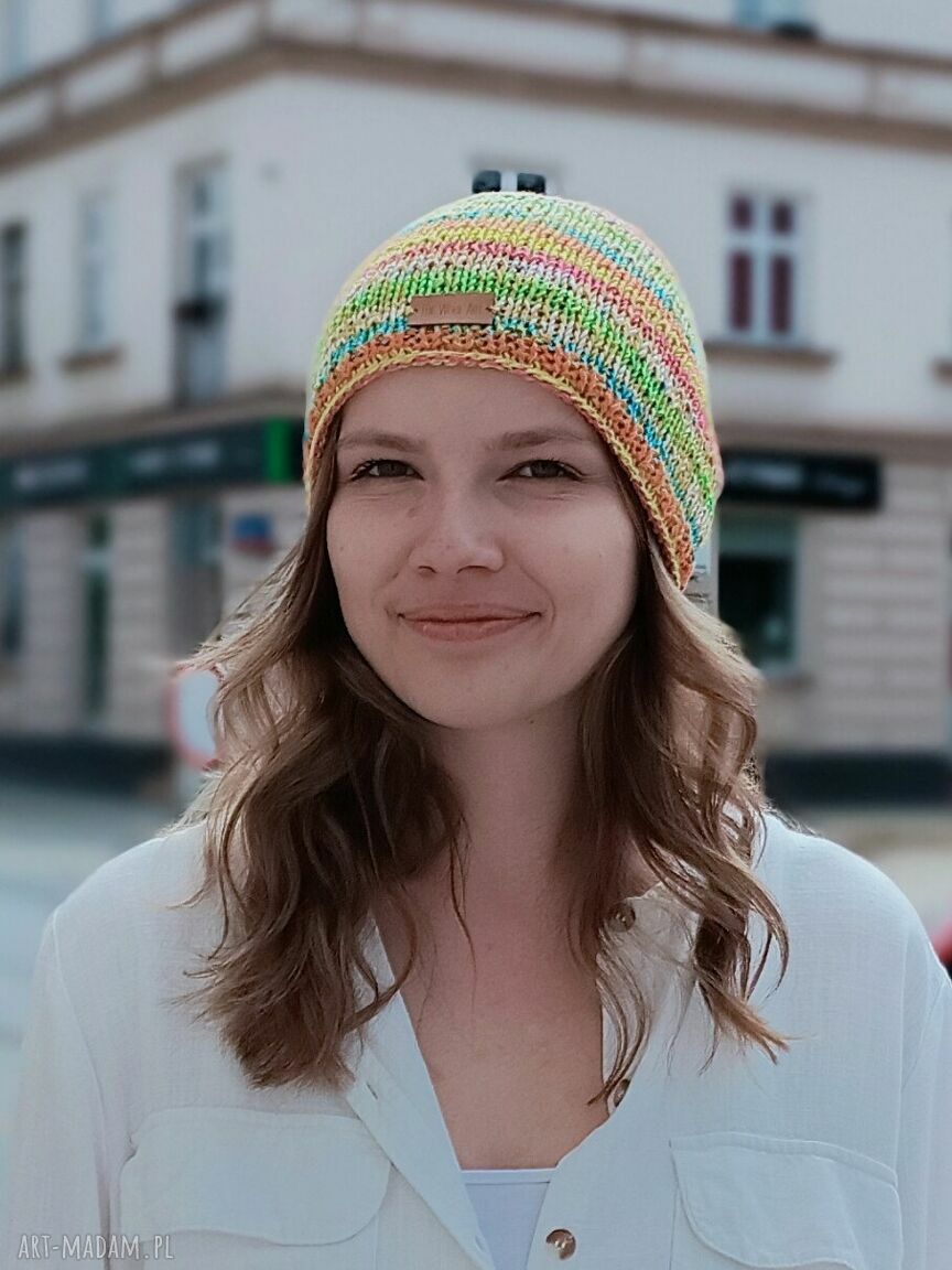 Kolorowa czapka na drutach z bawełny i lnu - ręcznie robiona