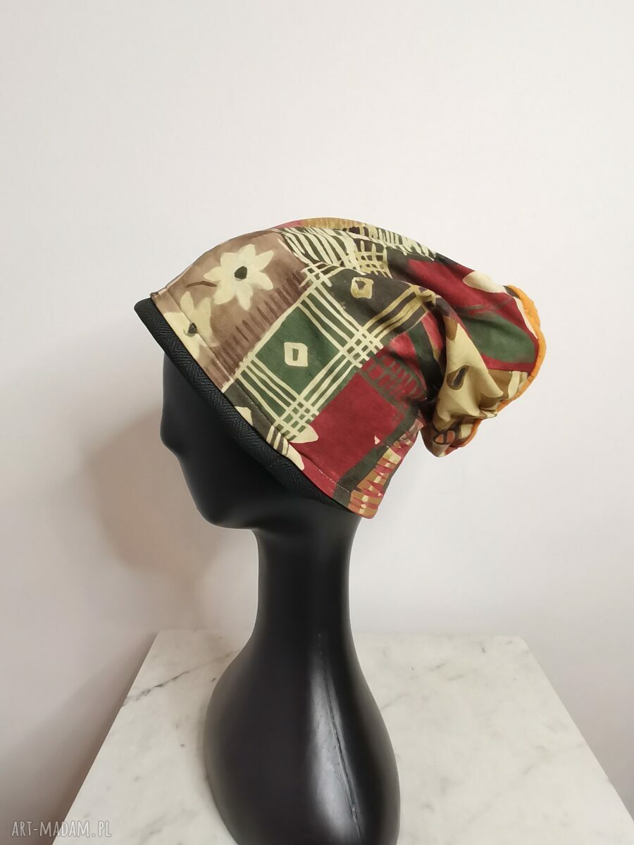 Czapka damska boho na podszewce 56-57 cm z frędzlami - na co dzień