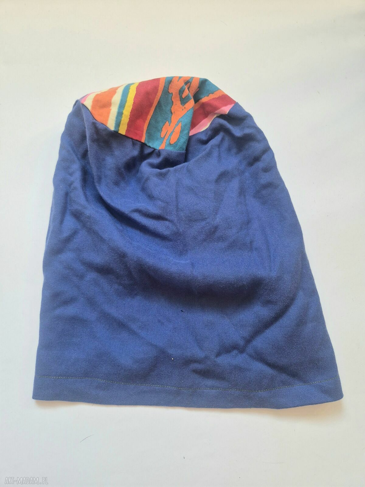 Niebieska czapka materiałowa na podszewce Góra kolorowa, rozmiar uniwersalny dla obwodu ok. 56-58 cm