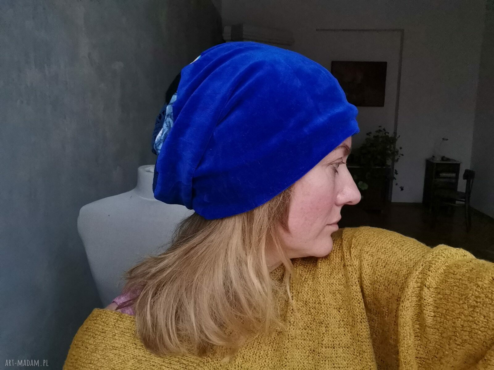 Niebieska czapka z koronką na podszewce - rozmiar uniwersalny (handmade)