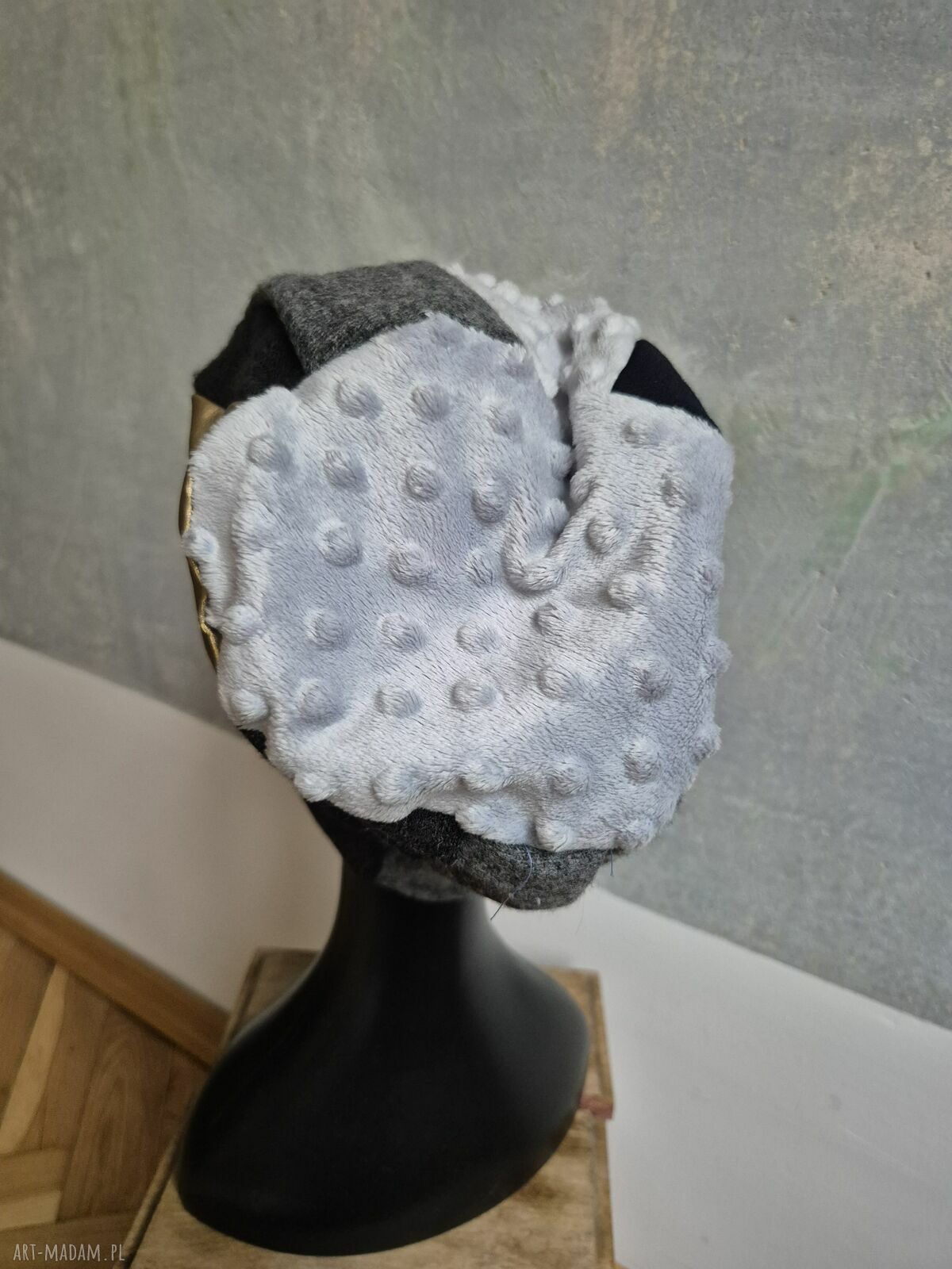 Czapka patchworkowa Smerfetka na podszewce - wygodna, uniwersalna i handmade