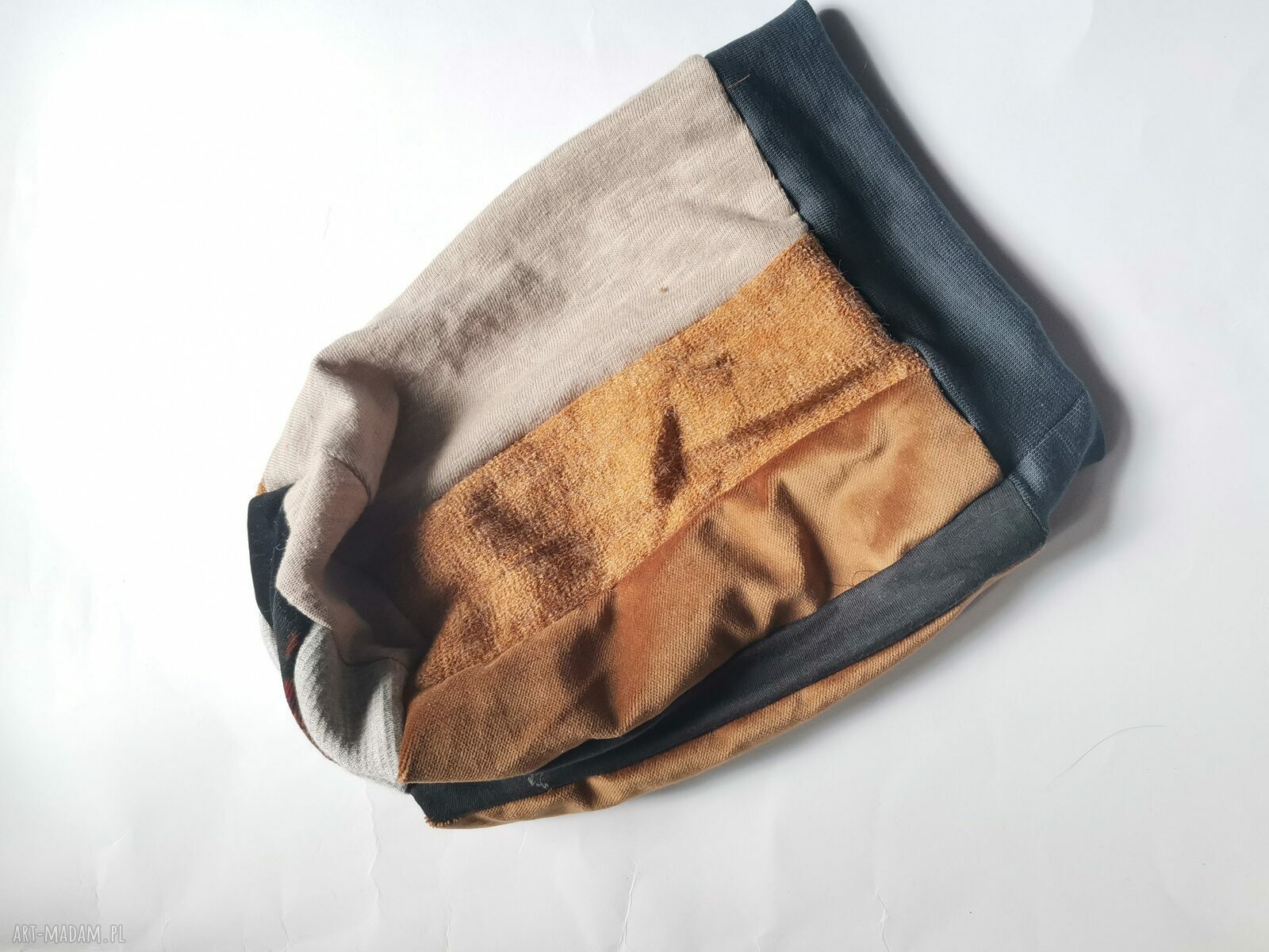 Ręcznie szyta czapka patchwork unisex Smerfetka Folk na podszewce (1 rozmiar)
